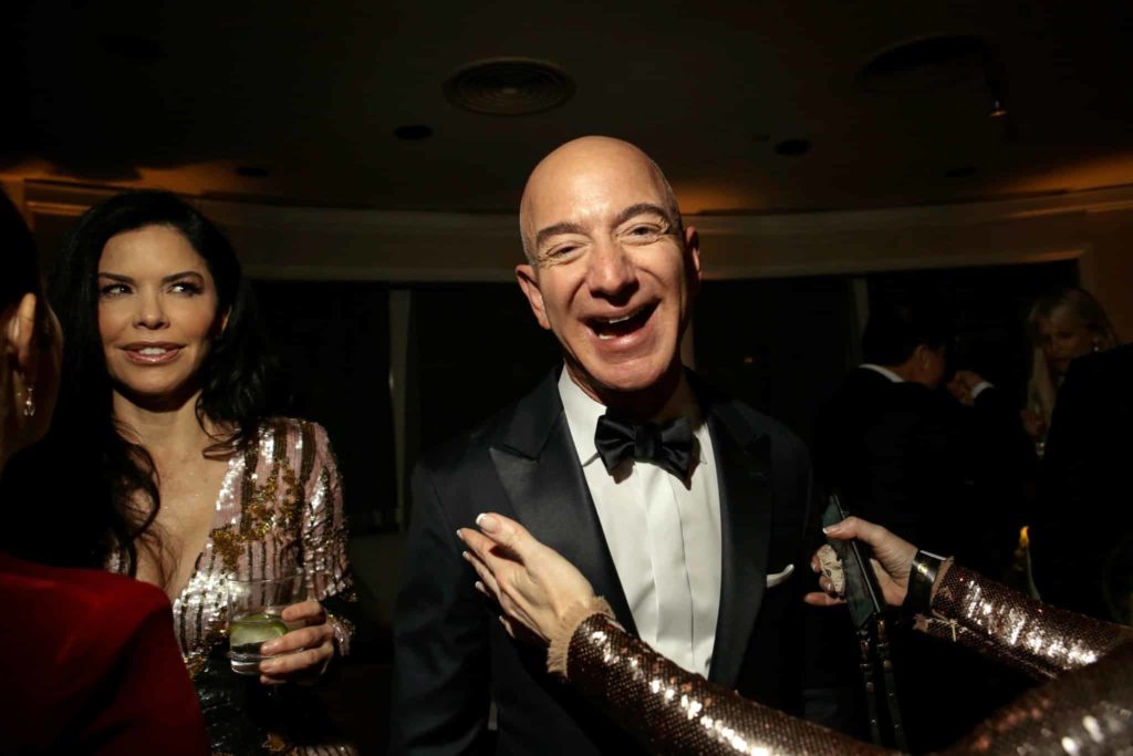 Amazon - Comment Jeff Bezos a tué un journal avec des photos intimes ?